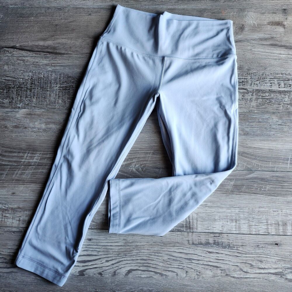 (10) Lululemon Align High-Rise Crop 21"